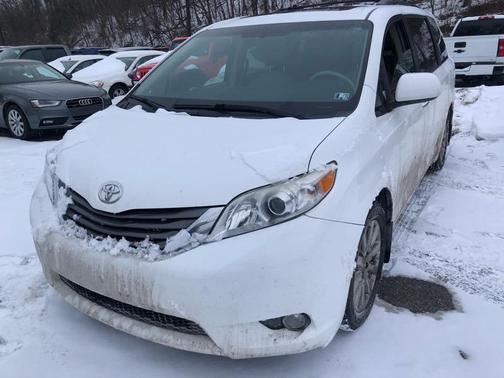 2011 Toyota Sienna XLE
