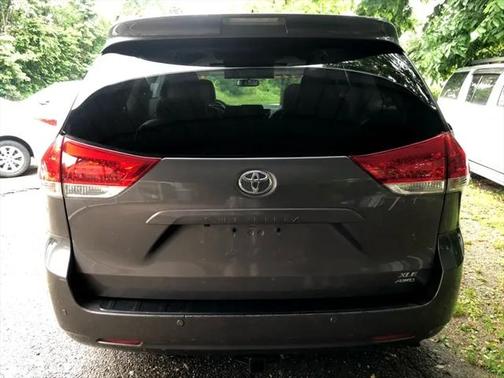 2011 Toyota Sienna XLE
