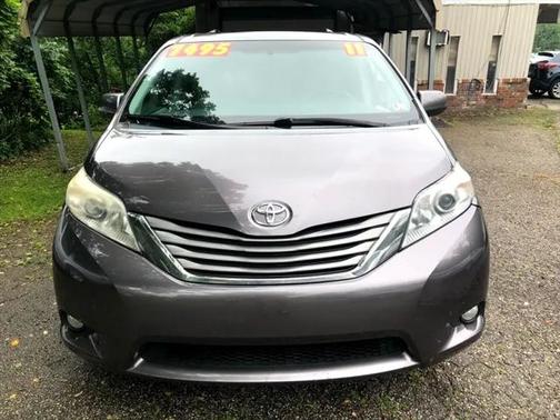 2011 Toyota Sienna XLE