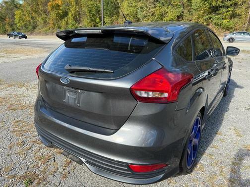 2017 Ford Focus ST 