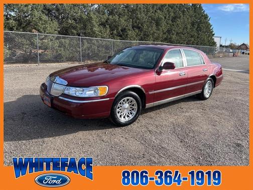 1999 Lincoln Town Car Signature