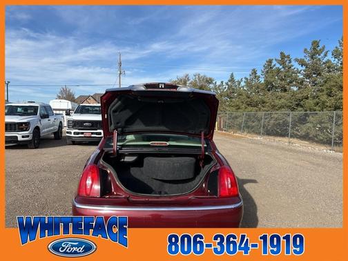 1999 Lincoln Town Car Signature