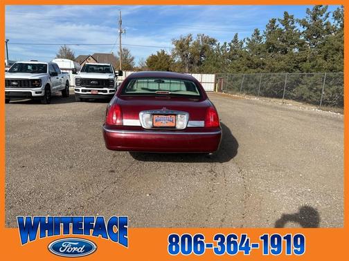 1999 Lincoln Town Car Signature