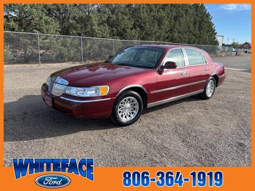 1999 Lincoln Town Car Signature