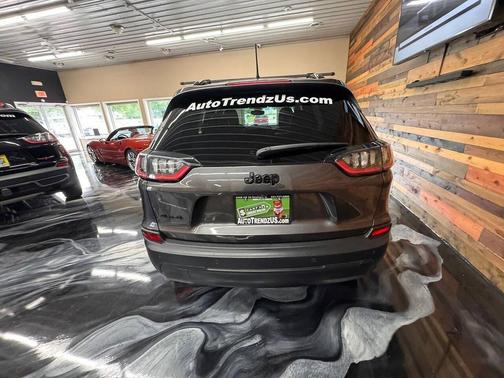 Granite Crystal Metallic Clearcoat 2020 Jeep Cherokee Altitude