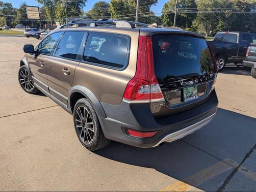 2016 Volvo XC70 T5 Platinum