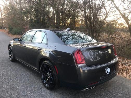 2019 Chrysler 300 Touring