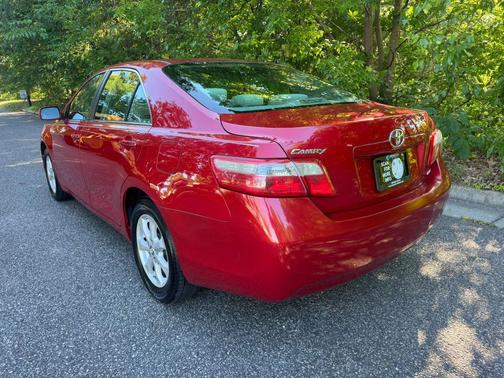 Barcelona Red Metallic 2009 Toyota Camry LE
