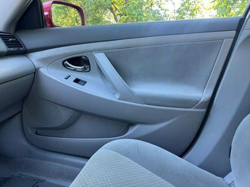 Barcelona Red Metallic 2009 Toyota Camry LE