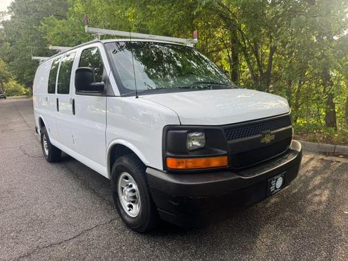 Summit White 2017 Chevrolet Express 2500 Work Van
