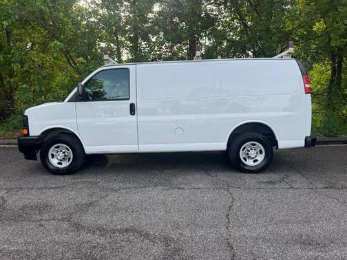 Summit White 2017 Chevrolet Express 2500 Work Van
