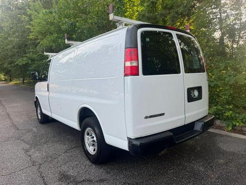 Summit White 2017 Chevrolet Express 2500 Work Van