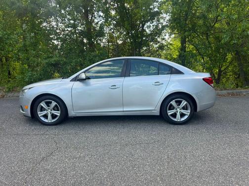 Silver Ice Metallic 2014 Chevrolet Cruze 2LT