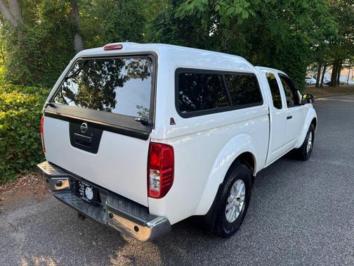 Glacier White 2016 Nissan Frontier SV
