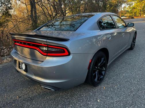 2016 Dodge Charger SE