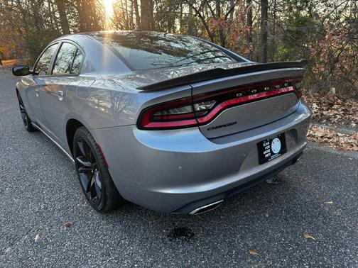 2016 Dodge Charger SE