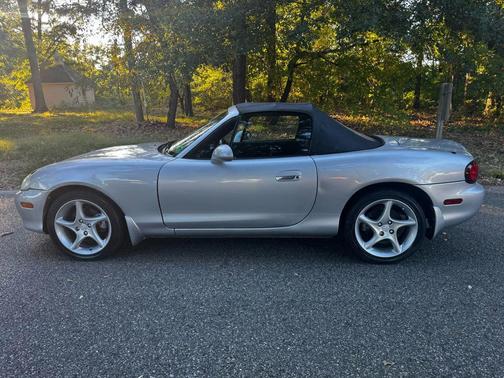 2003 Mazda MX-5 Miata Convertible 2D
