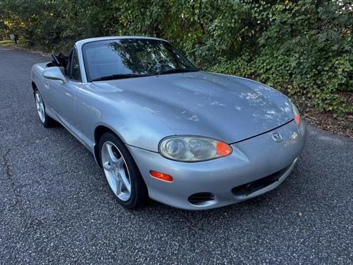 2003 Mazda MX-5 Miata Convertible 2D