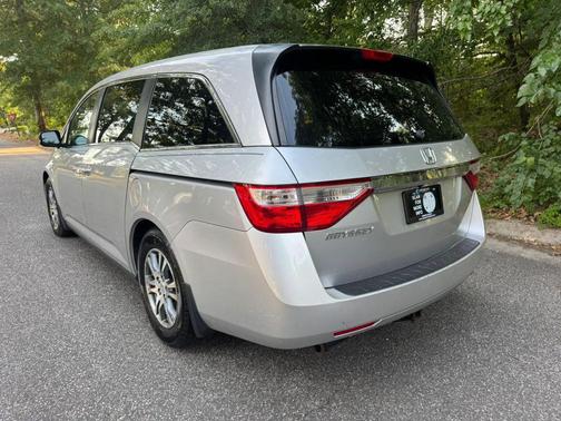Alabaster Silver Metallic 2013 Honda Odyssey EX-L