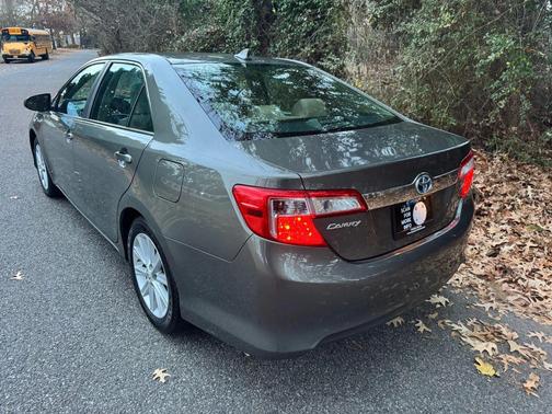 2012 Toyota Camry Hybrid XLE