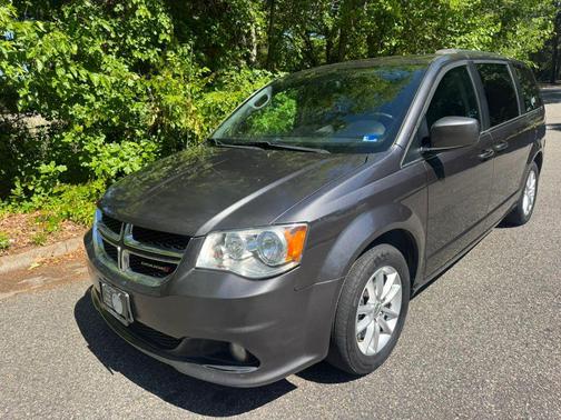 Granite Pearlcoat 2018 Dodge Grand Caravan SXT