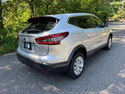 Brilliant Silver Metallic 2020 Nissan Rogue Sport S