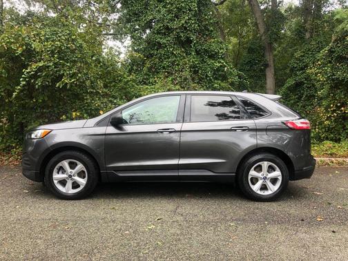 2020 Ford Edge SE