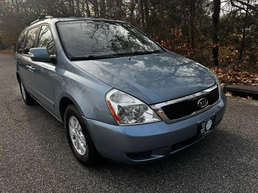 2011 Kia Sedona LX