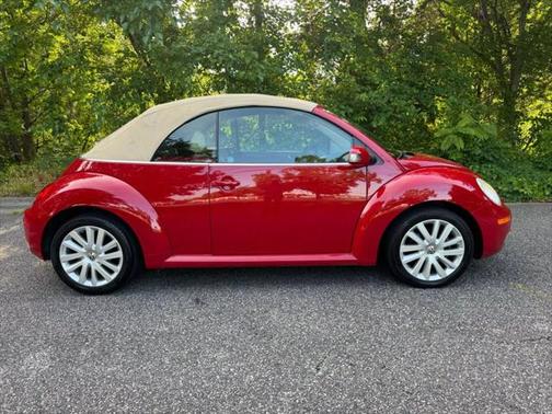 2008 Volkswagen New Beetle SE
