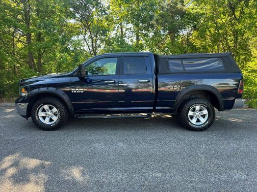True Blue Pearlcoat 2017 RAM 1500 SLT