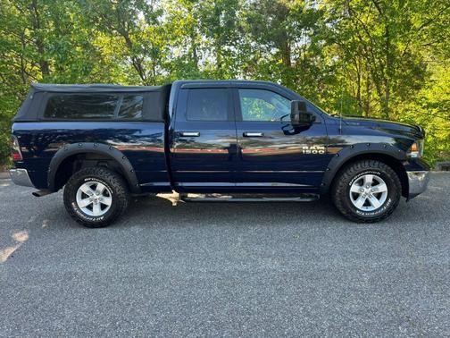 True Blue Pearlcoat 2017 RAM 1500 SLT