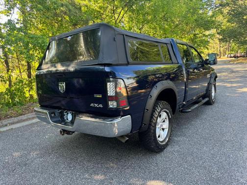 True Blue Pearlcoat 2017 RAM 1500 SLT