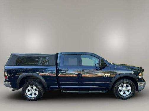 True Blue Pearlcoat 2017 RAM 1500 SLT