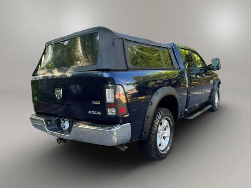 True Blue Pearlcoat 2017 RAM 1500 SLT