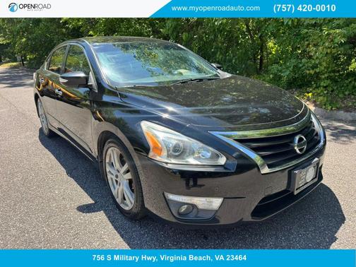 Super Black 2015 Nissan Altima 3.5 SL