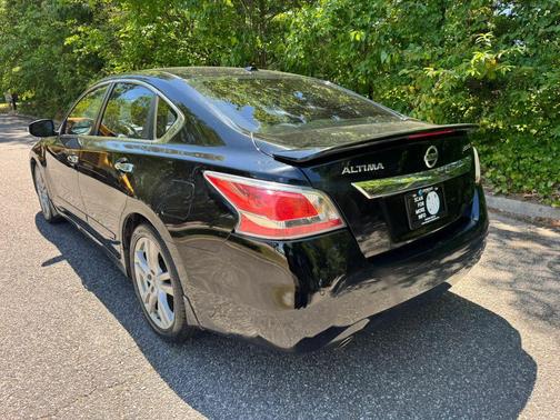 Super Black 2015 Nissan Altima 3.5 SL