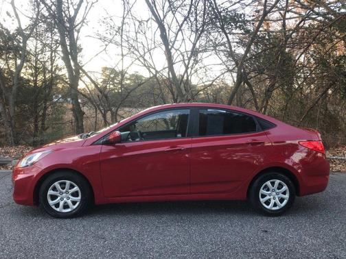 2014 Hyundai Accent SE