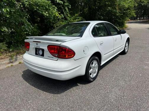 2004 Oldsmobile Alero GL1