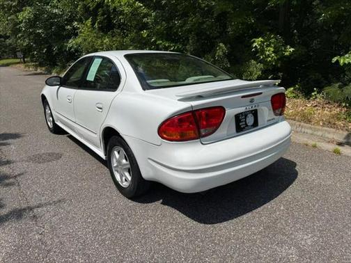 2004 Oldsmobile Alero GL1