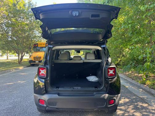 Black 2018 Jeep Renegade Latitude
