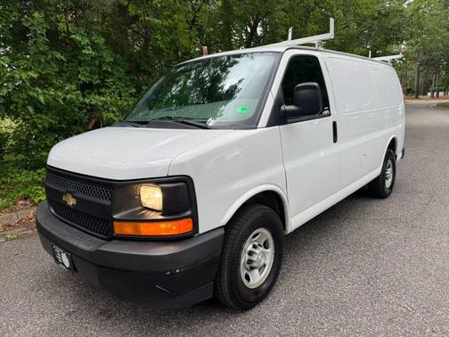Summit White 2017 Chevrolet Express 2500 Work Van