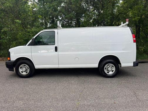 Summit White 2017 Chevrolet Express 2500 Work Van