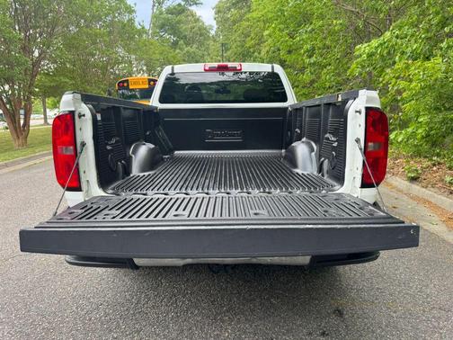 Summit White 2019 Chevrolet Colorado WT