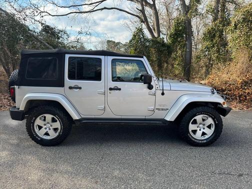 2012 Jeep Wrangler Unlimited Sahara