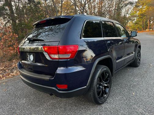 True Blue Pearlcoat 2013 Jeep Grand Cherokee Laredo