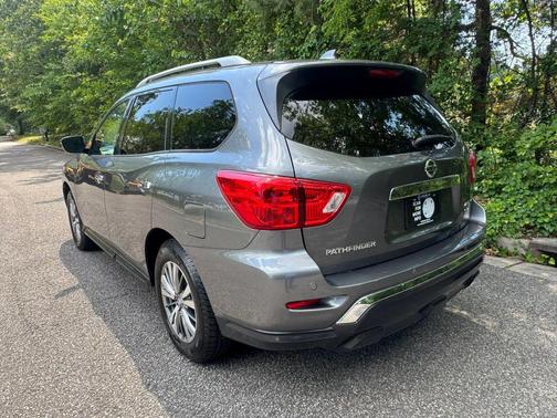 Titanium 2019 Nissan Pathfinder SV