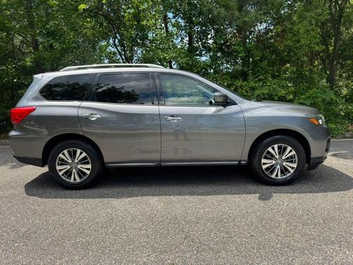 Titanium 2019 Nissan Pathfinder SV