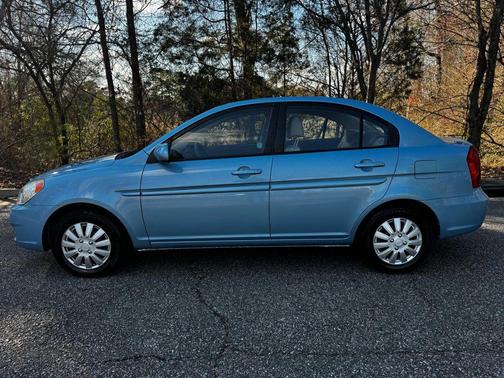 2010 Hyundai Accent SE