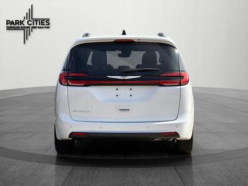 2025 Chrysler Pacifica L