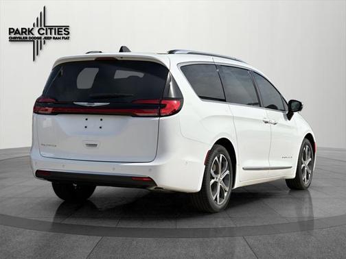 2025 Chrysler Pacifica L